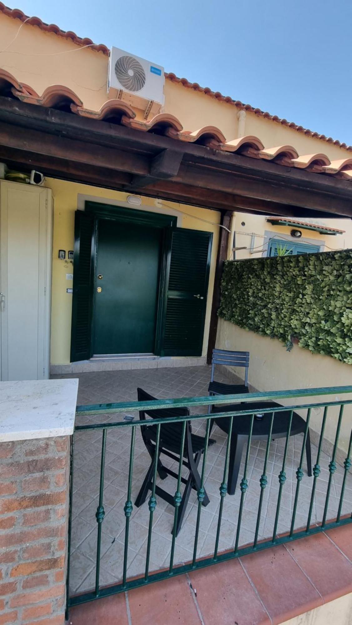 Fly Napoli Bed & Breakfast Exterior photo